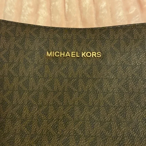 Michael Kors bag - Picture 2 of 8